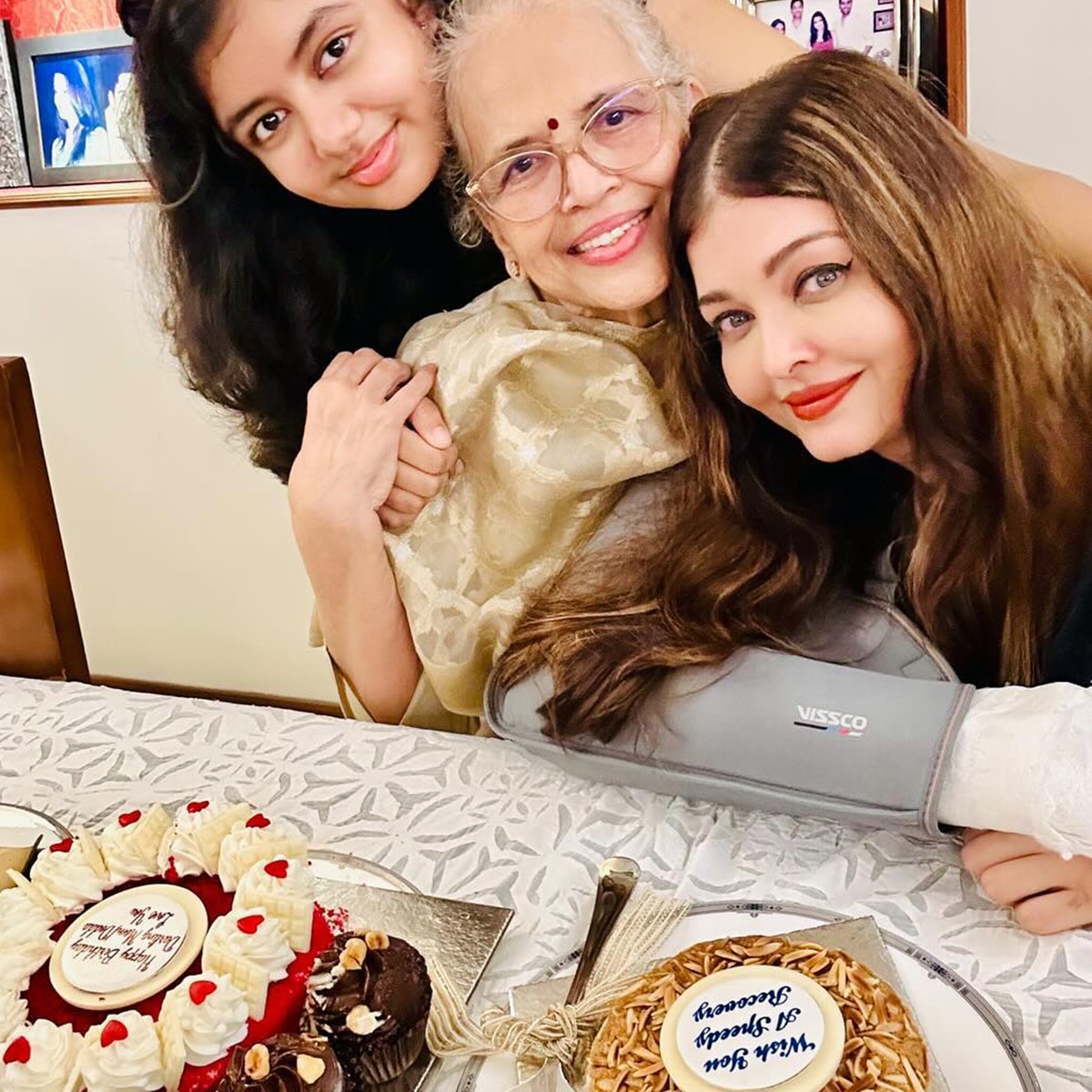 aaradhya bachchan spotted with mamu nani