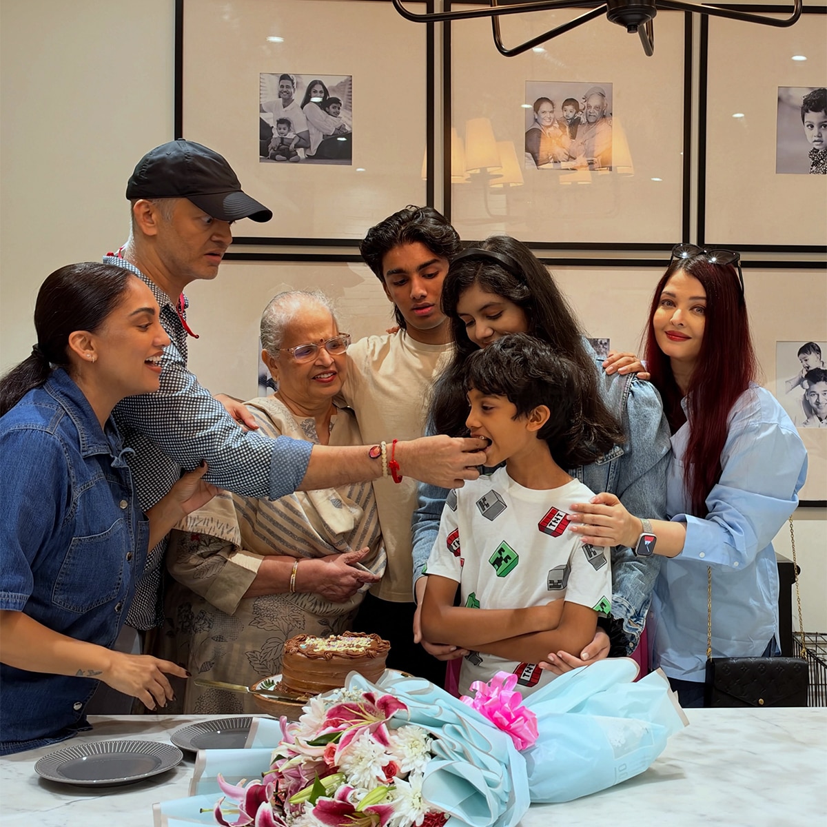 aaradhya bachchan spotted with mamu nani