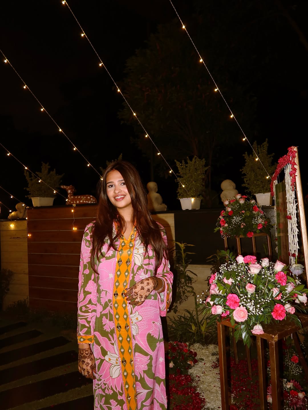 Agrata Sharma Karwa Chauth Mehndi  (PHOTO: Instagram@agratasharmma)