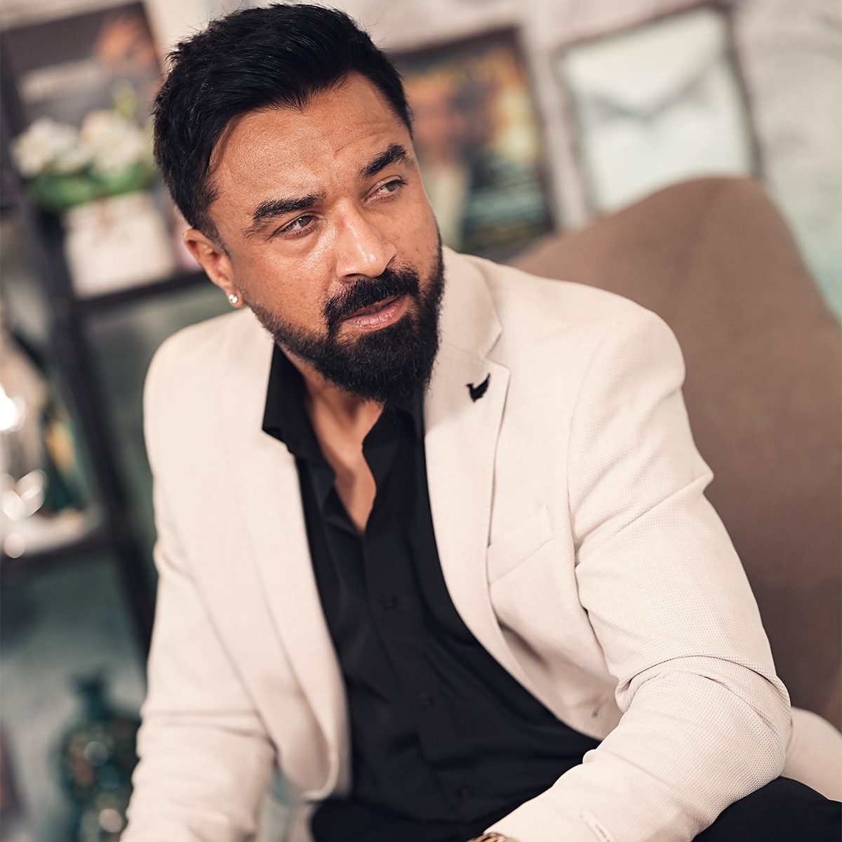 Ajaz Khan trolled for kissing scenes