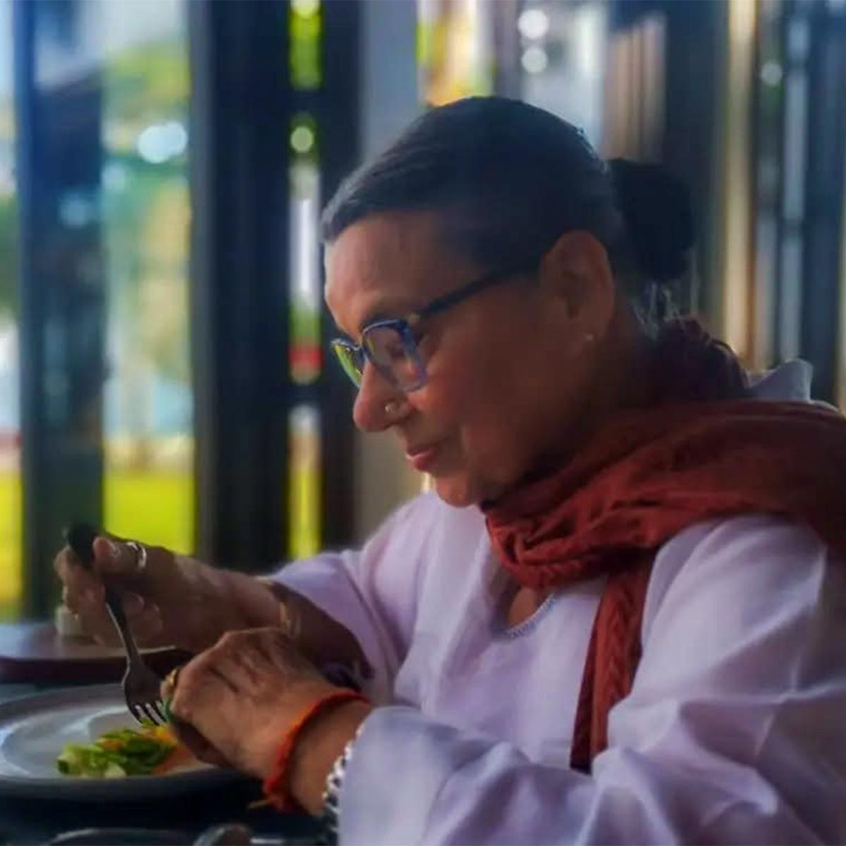 अनुपम खेर की पहली पत्नी