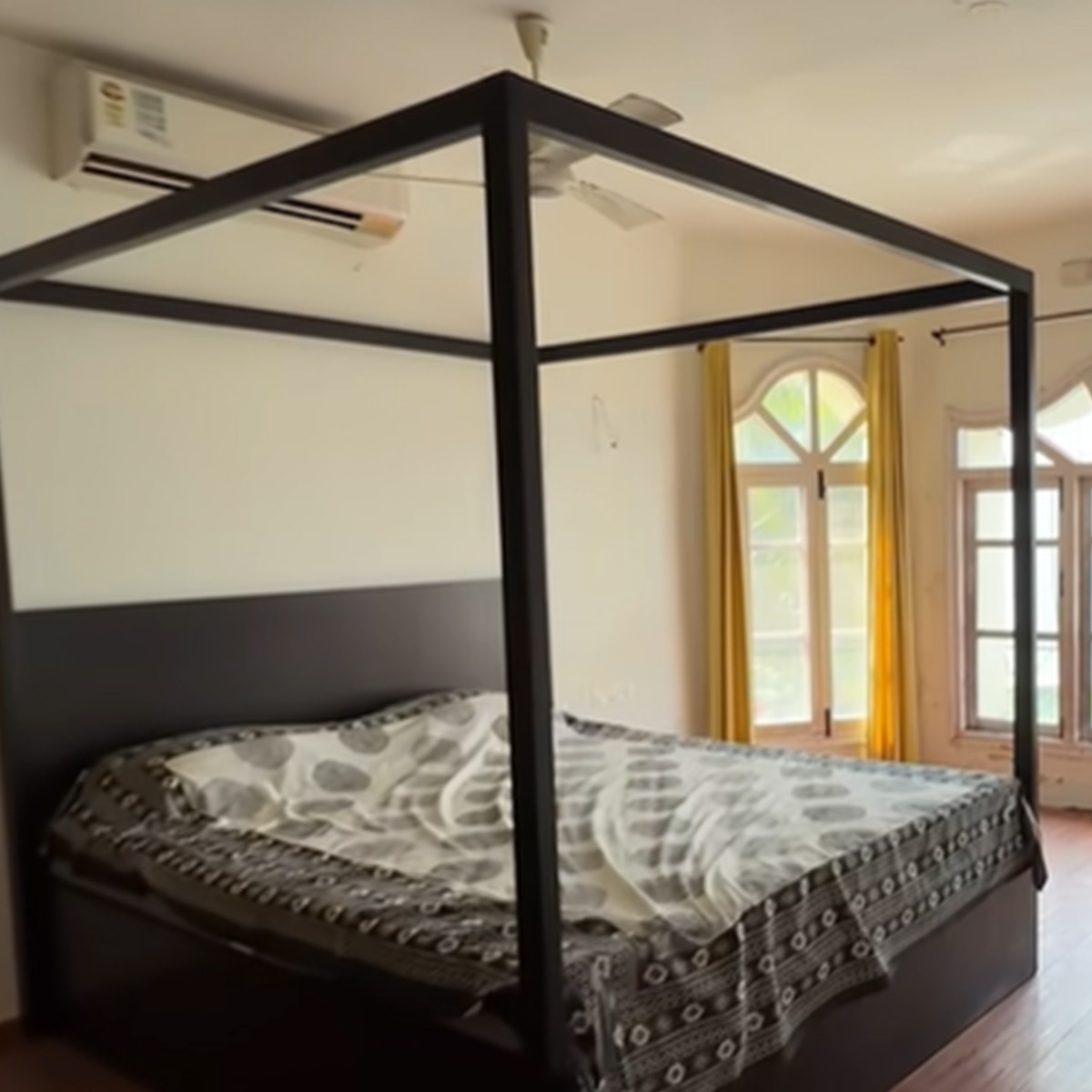 archana puran new lavish bungalow inside house