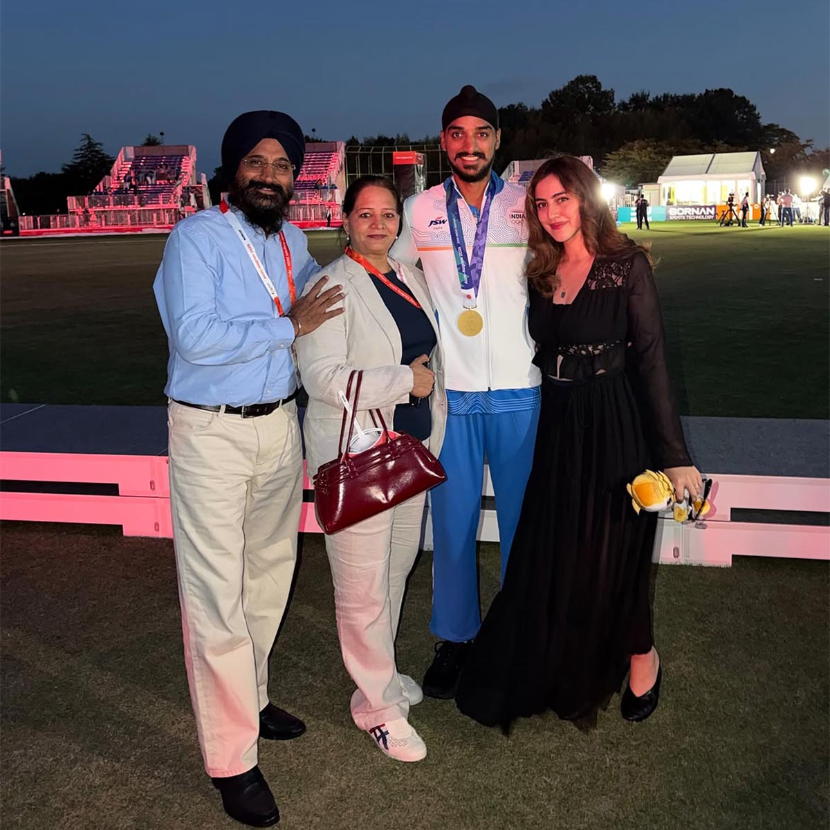 arshdeep singh shares romantic photos with samreen kaur