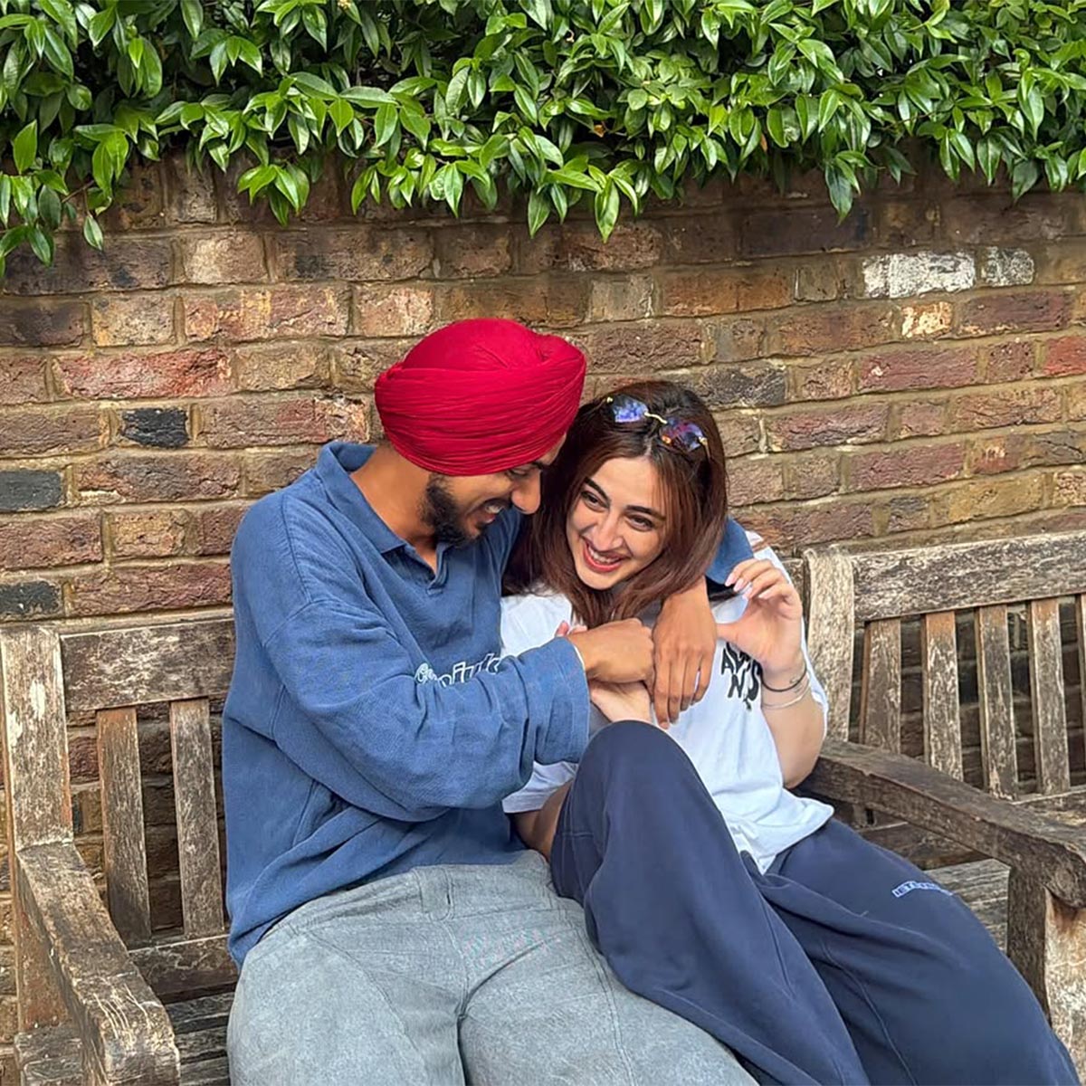arshdeep singh shares romantic photos with samreen kaur
