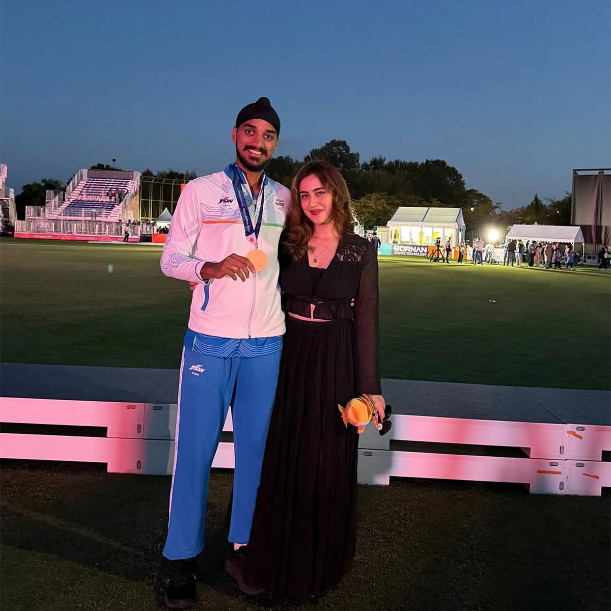 arshdeep singh shares romantic photos with samreen kaur