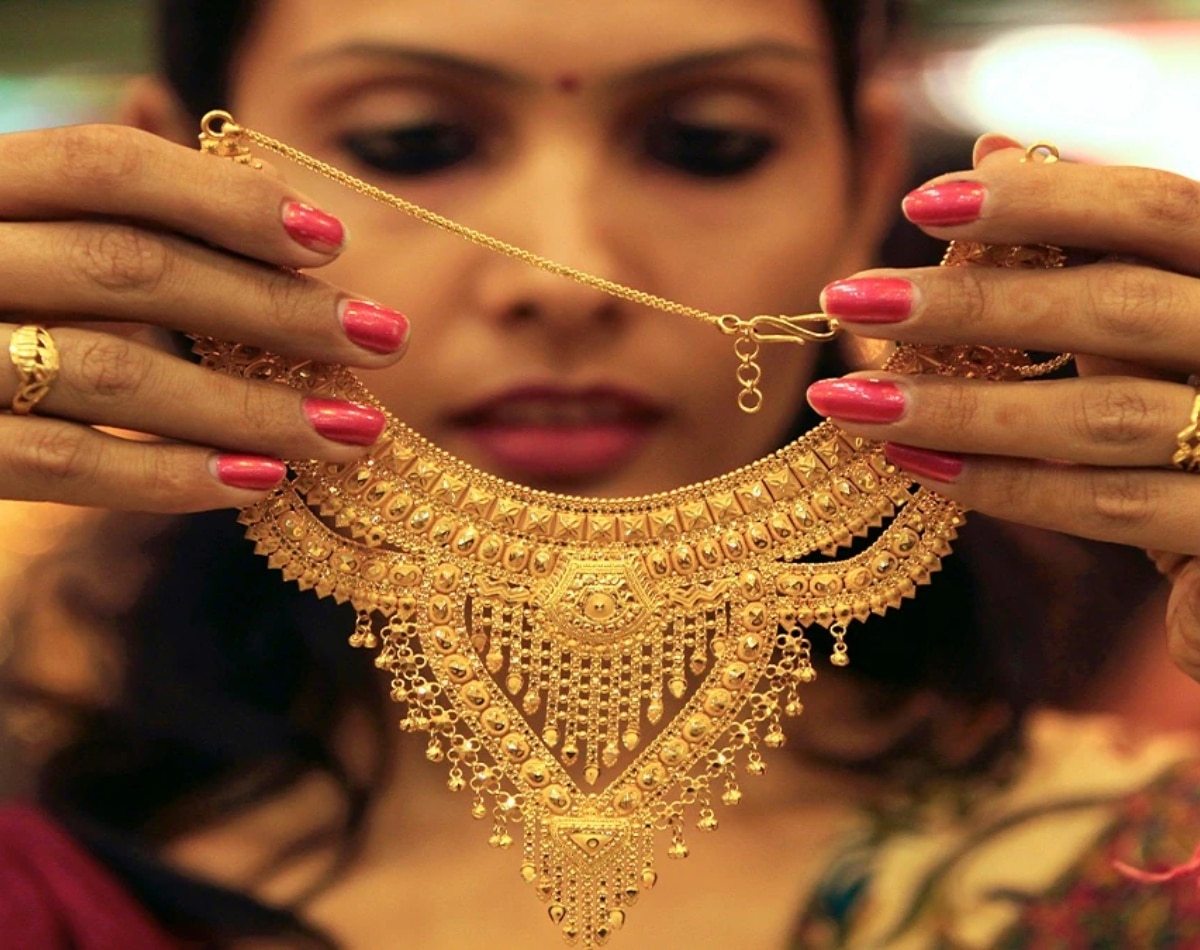 सर्राफा दुकानों पर Gold Rate 