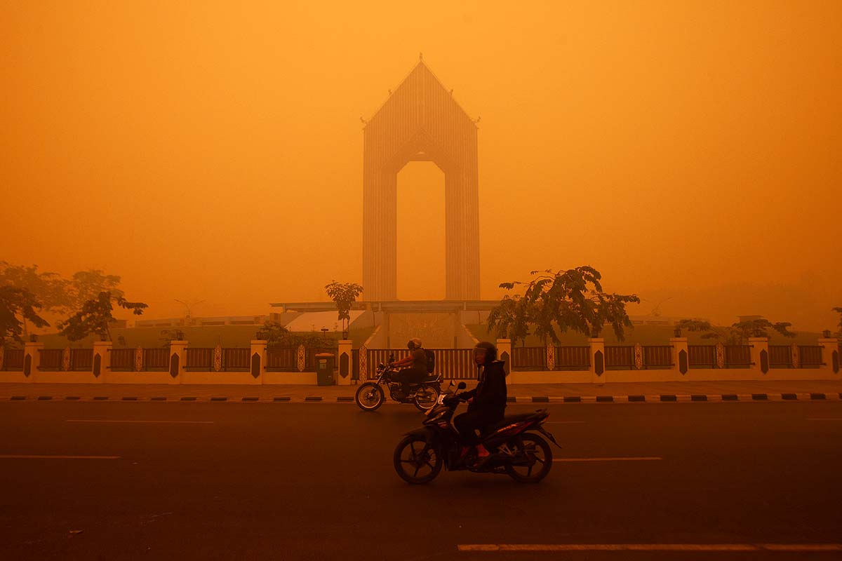 indonesia wildfires yellow sky