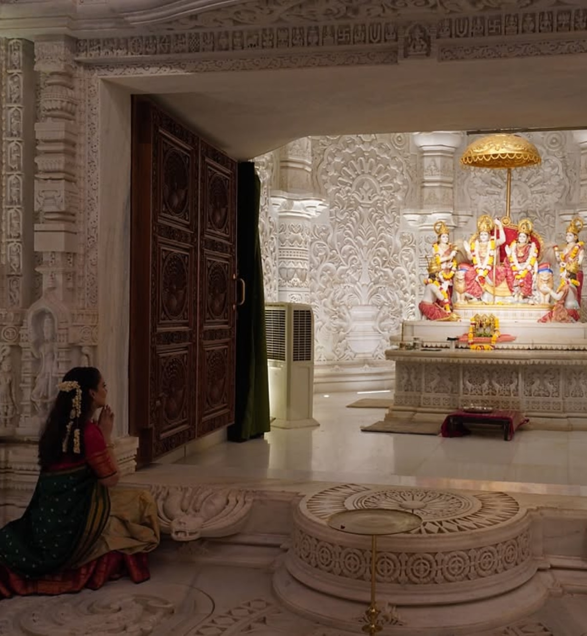 Kangana Ranaut visits Ram Temple
