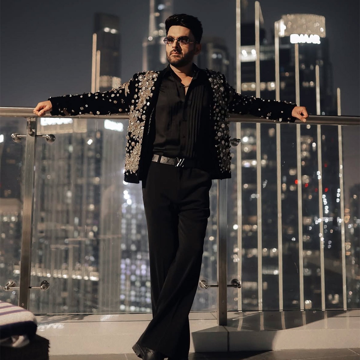 kapil sharma dubai kaps cafe inside photos 