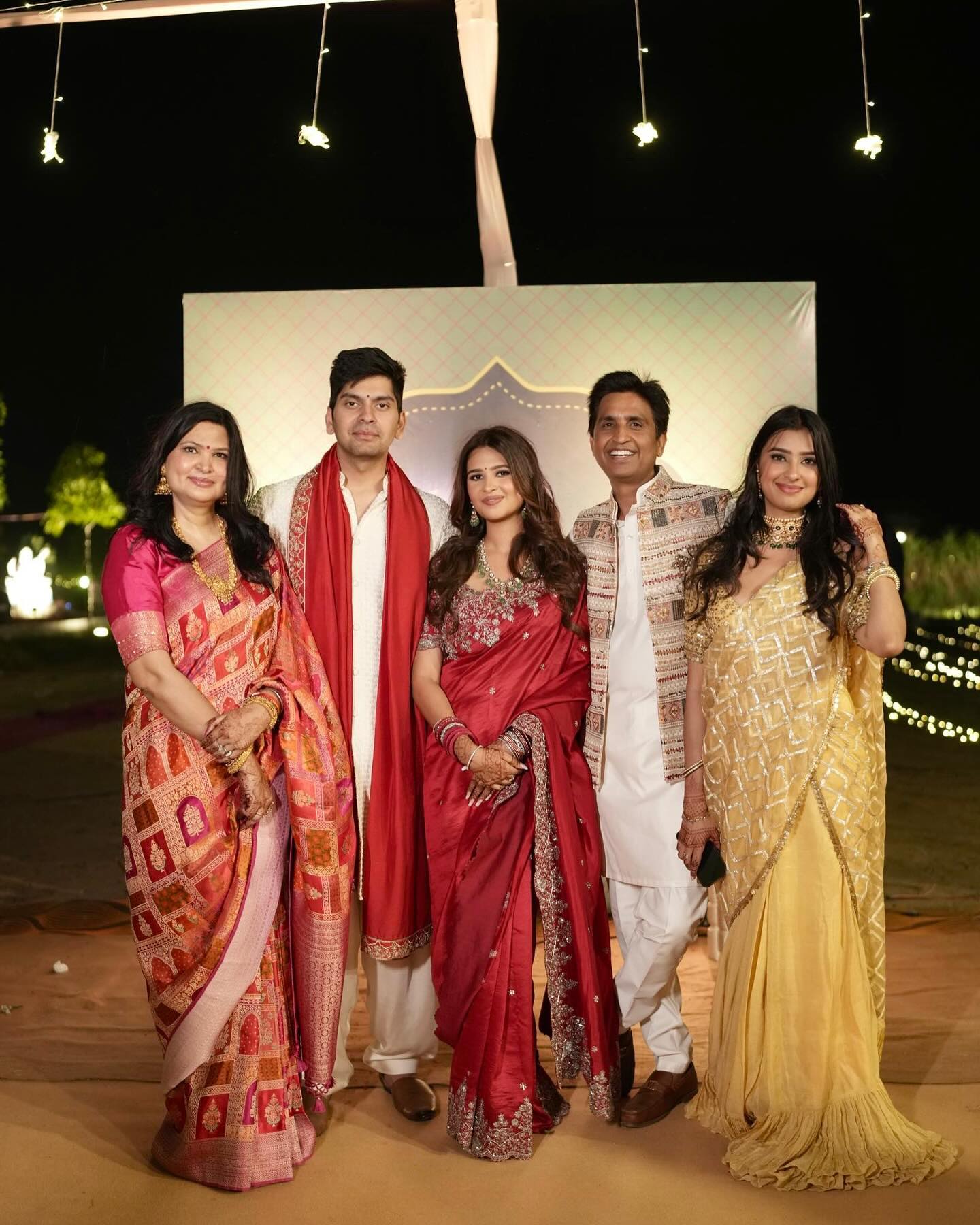 .Agrata Sharma Karwa Chauth Mehndi  (PHOTO: Instagram@agratasharmma)