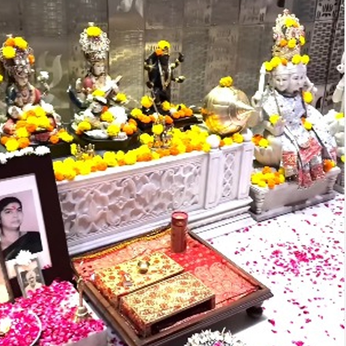 नवजोत सिंह सिद्धू के घर के शिव मंदिर की झलक देखने को मिली. (Photo: Instagram/@navjotsinghsidhu)
