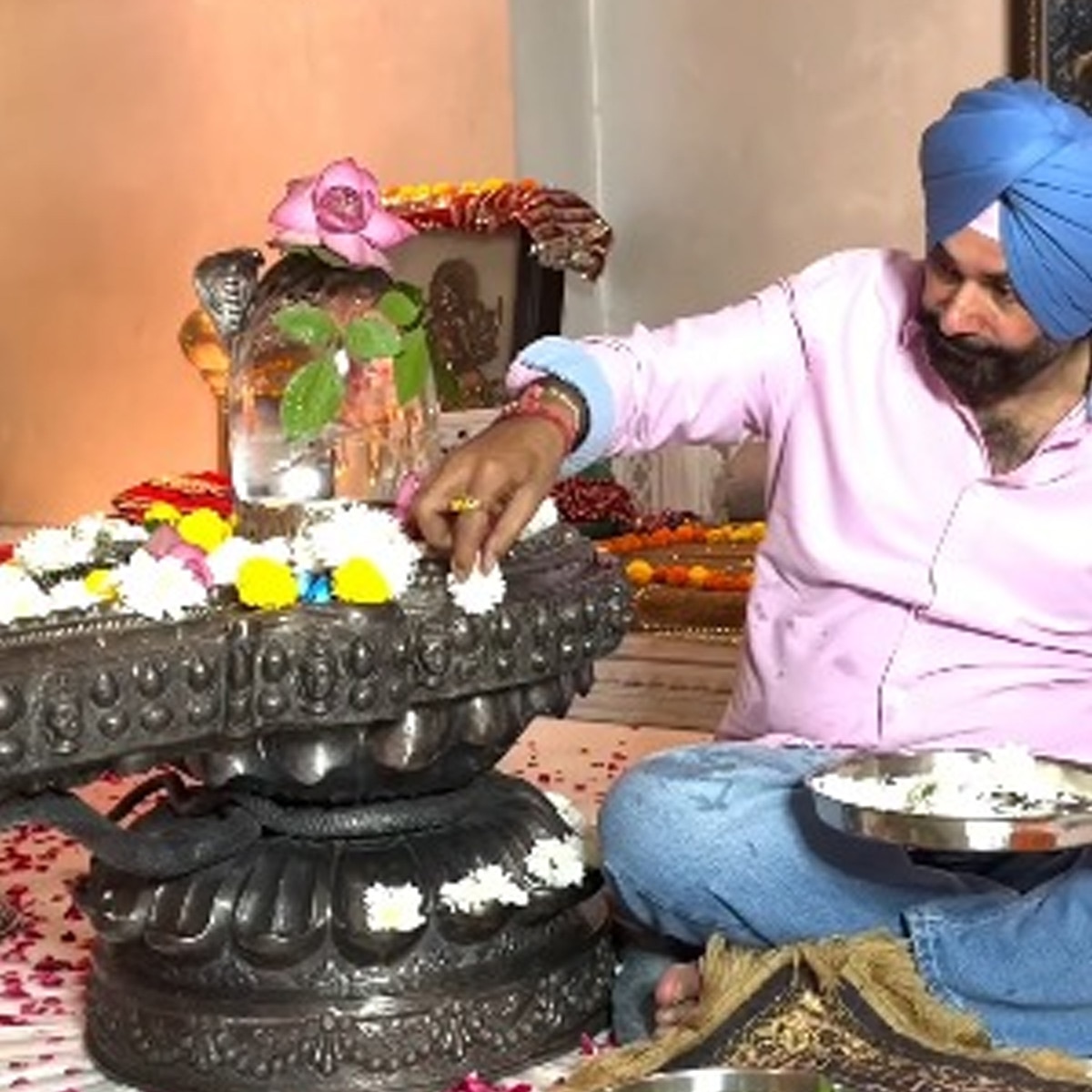 नवजोत सिंह सिद्धू के घर के शिव मंदिर की झलक देखने को मिली. (Photo: Instagram/@navjotsinghsidhu)