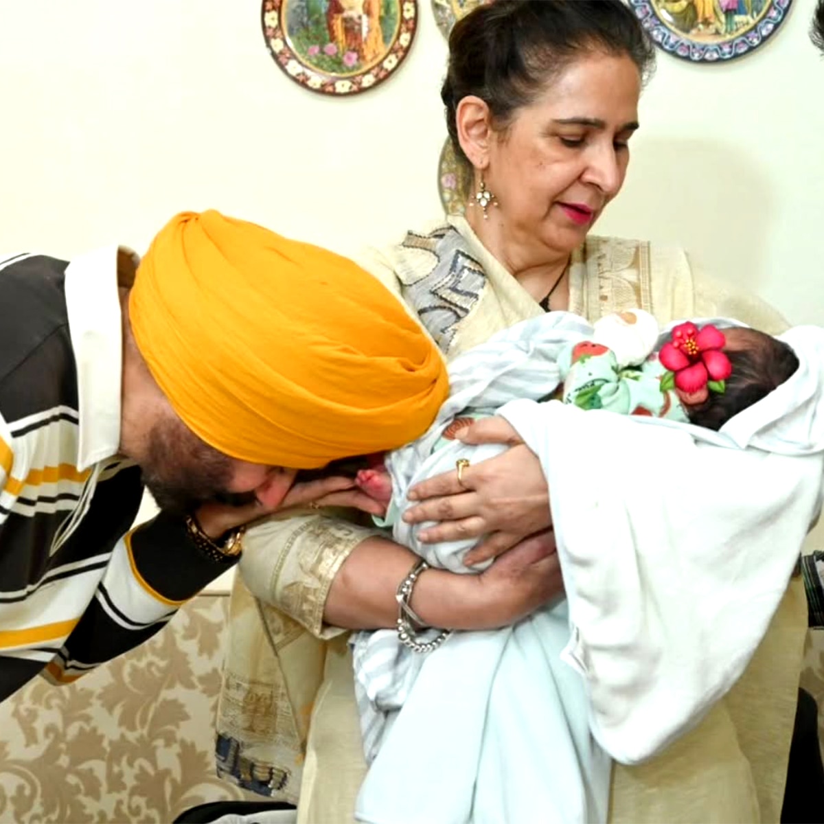 navjot singh sidhu cries with granddaughter arya