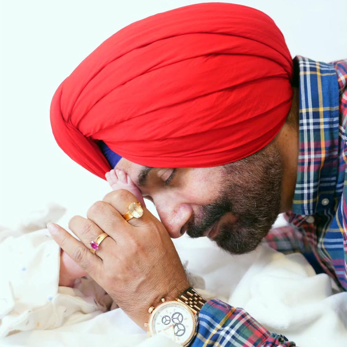 navjot singh sidhu welcomes grand daughter
