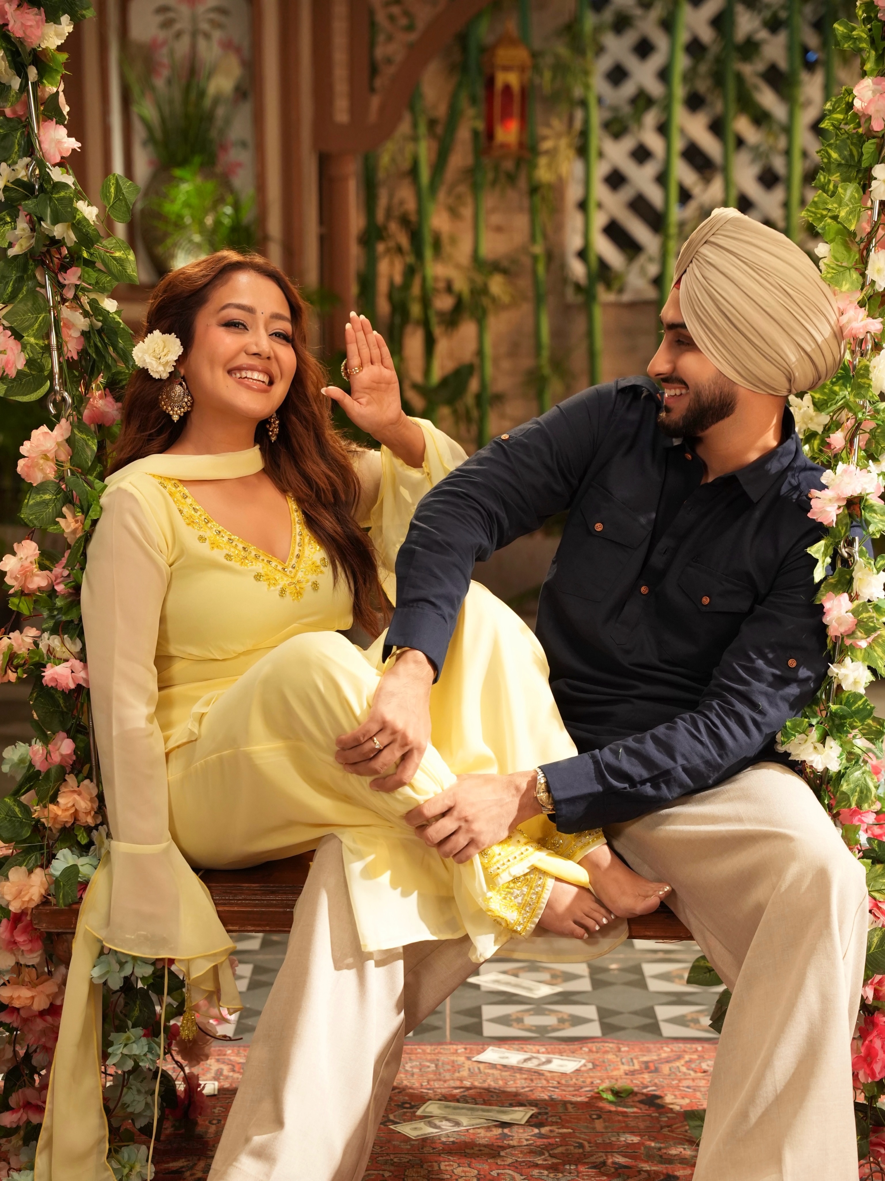 neha kakkar rohanpreet singh romantic kissing photo