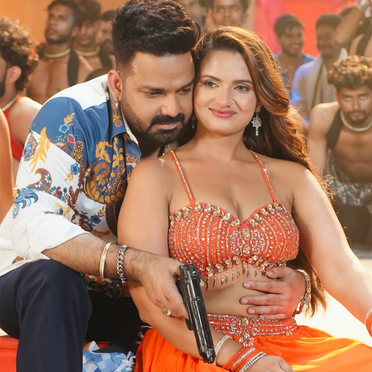 pawan singh neelam giri romantic video