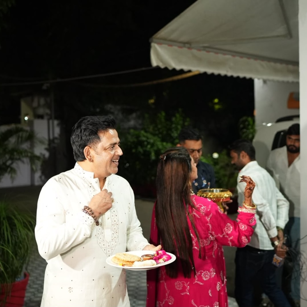 Ravi kishan karwa chauth