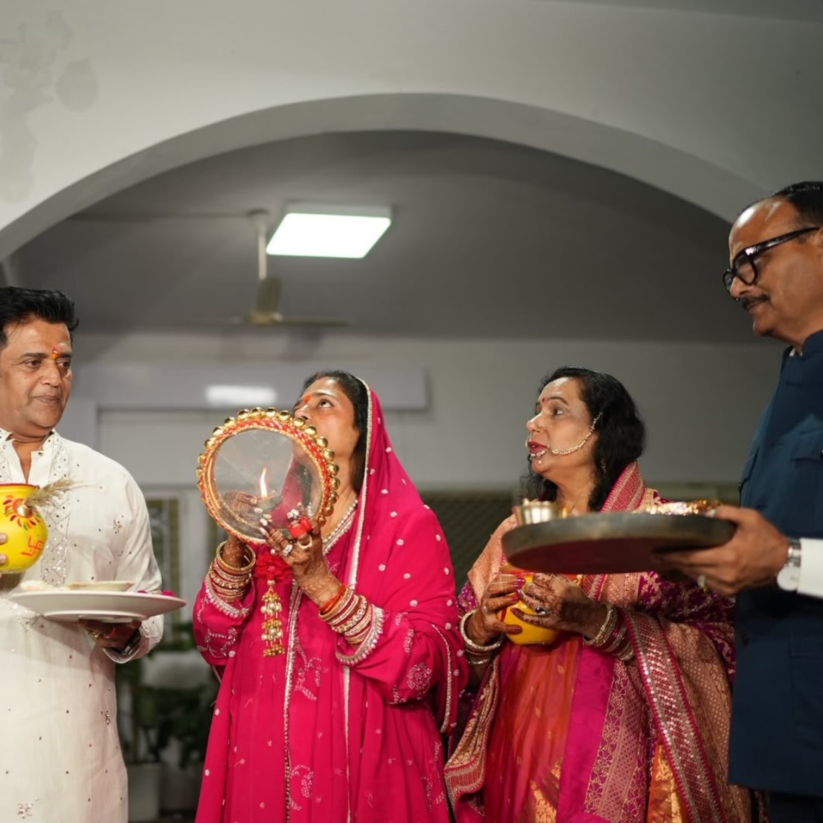 Ravi kishan karwa chauth