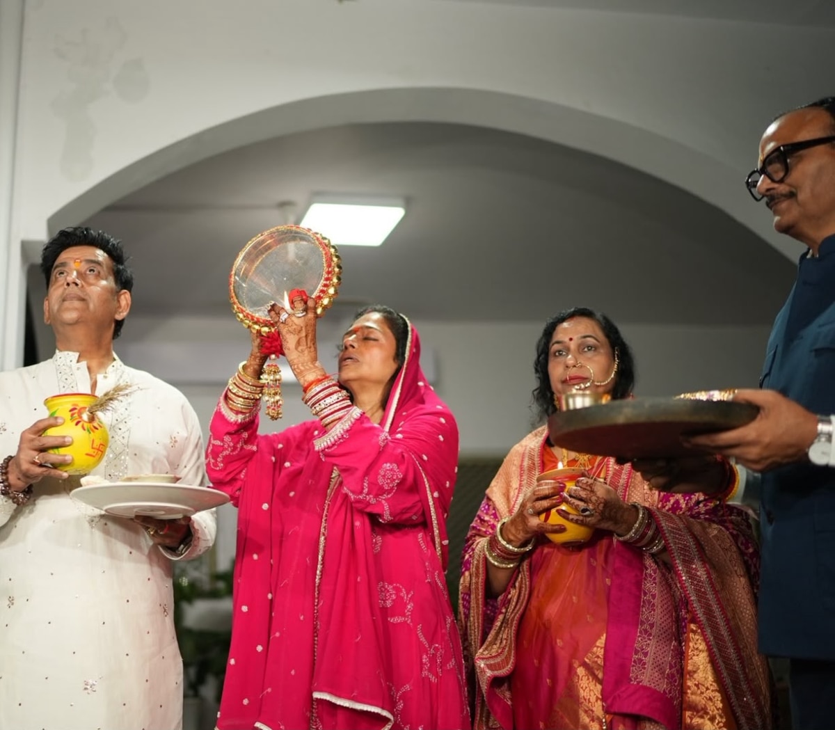 Ravi kishan karwa chauth