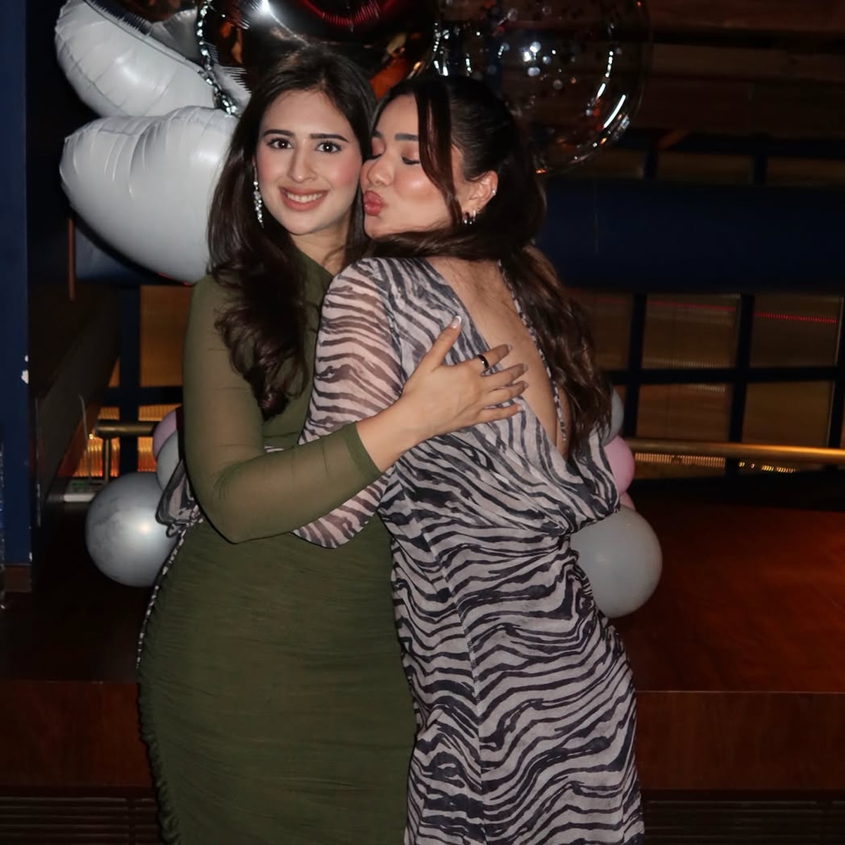 Saaniya Chandhok emotional post for sara Tendulkar