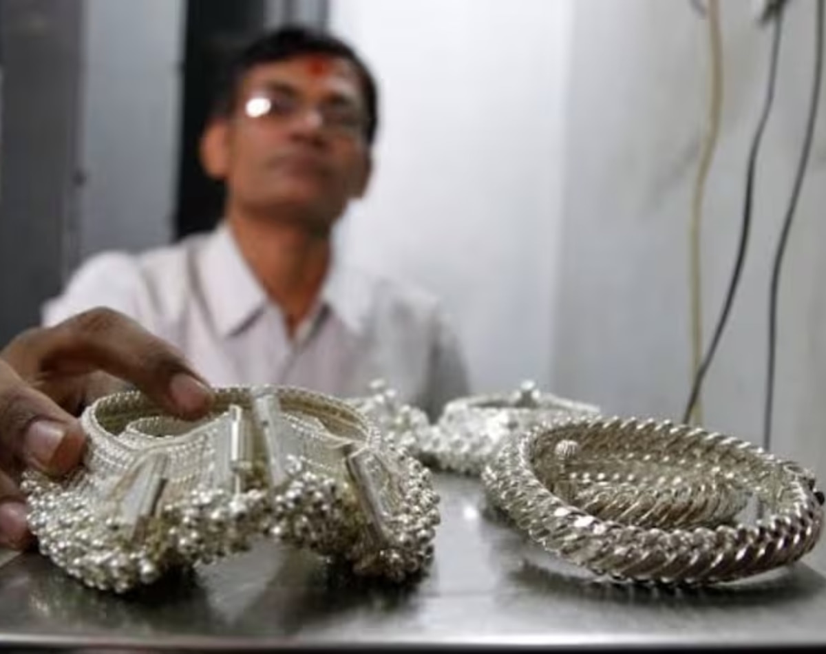 चांदी में आज फिर बड़ी गिरावट