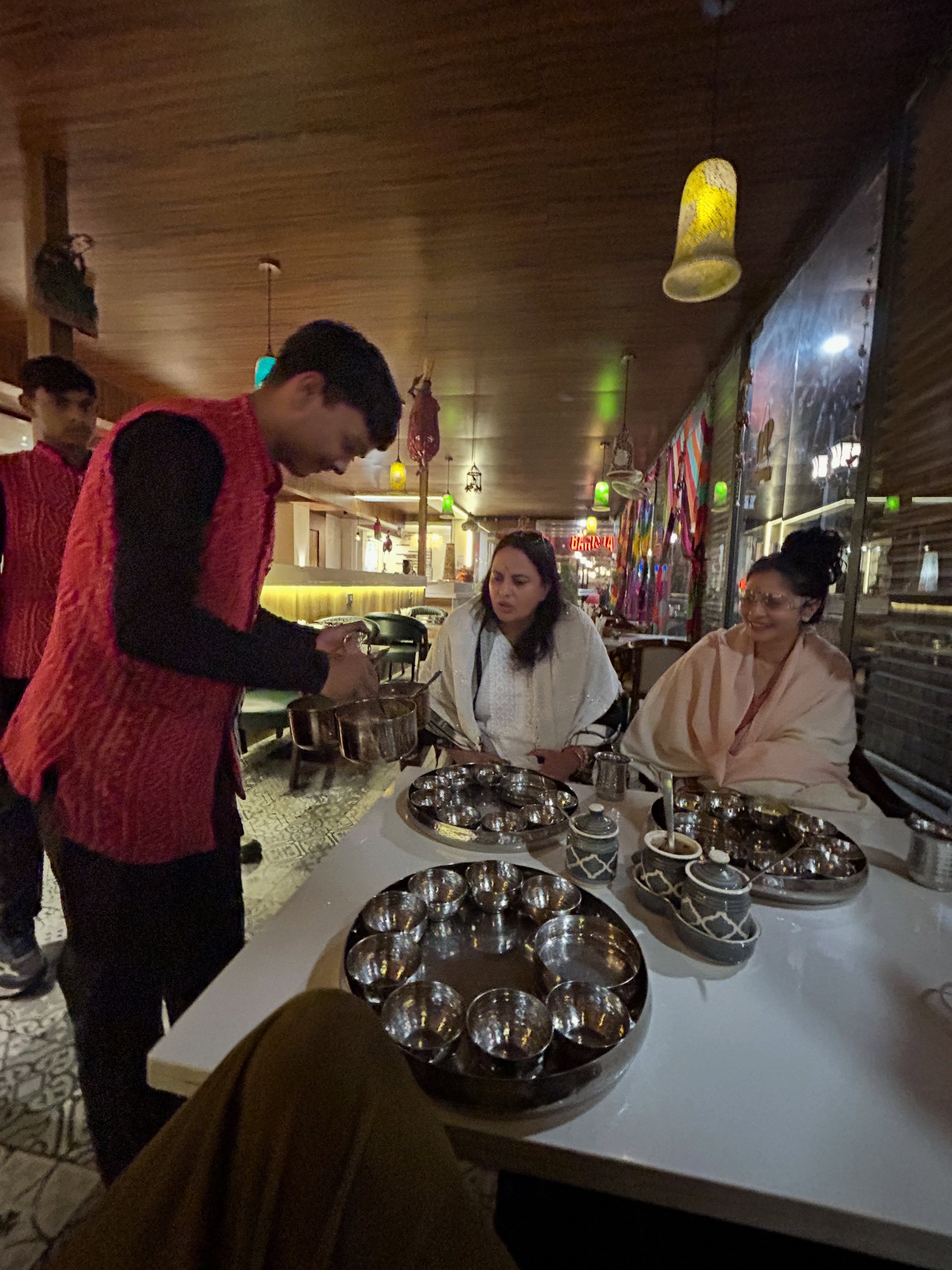 कैंची धाम में तनीषा मुखर्जी