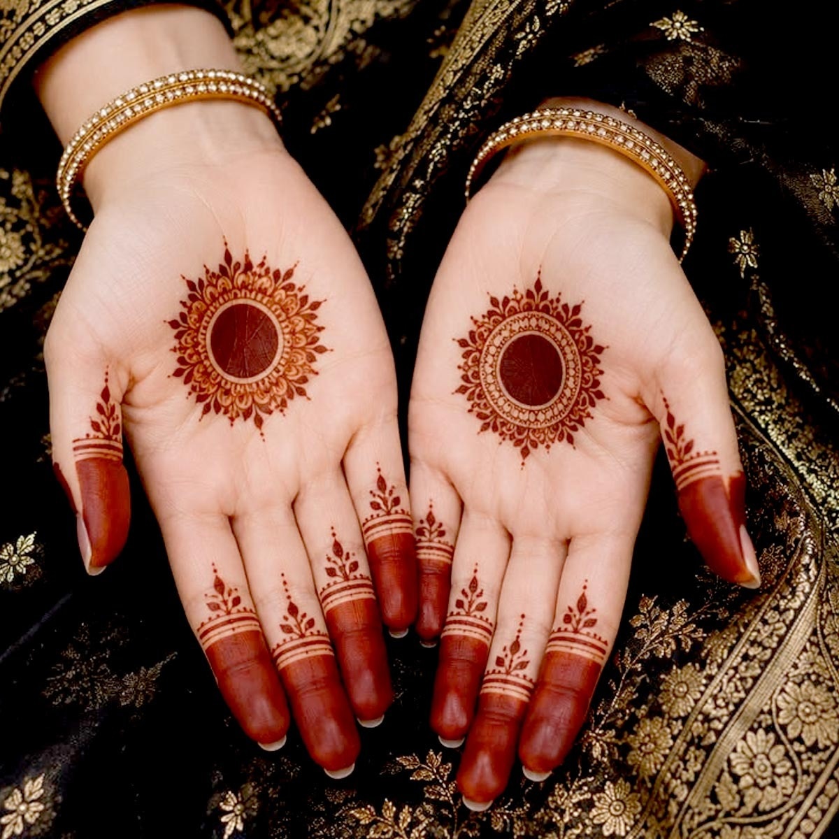  Karwa Chauth Mehndi Designs 2026 (PHOTO:ITG)