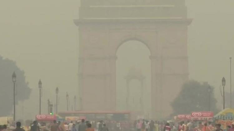 इंडिया गेट के आसपास एक्यूआई 460 के स्तर पर पहुंचा (ANI)