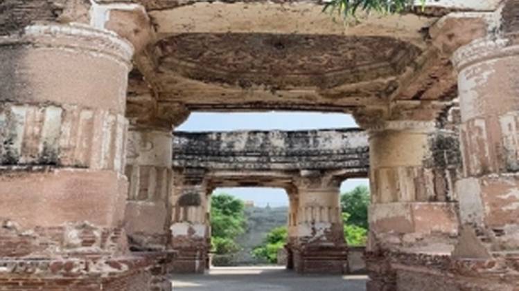 पाकिस्तान में बंद पड़े हिंदू मंदिर