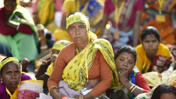 सबरीमाला में महिलाओं के प्रवेश को लेकर विवाद(फाइल फोटो-PTI)