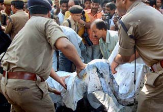 असम में सीरियल ब्लास्ट