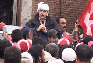 उमर अब्‍दुल्‍ला के काफिले पर हमला