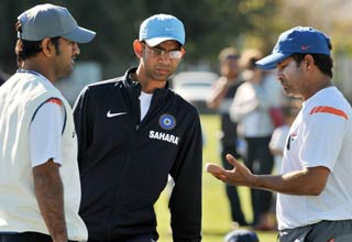 महेंद्र सिंह धोनी और सचिन तेंदुलकर