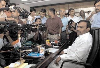 दूरसंचार मंत्री ए. राजा