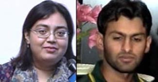 शोएब तमाशा करना चाहते हैं, मैंने गलत तस्‍वीर नहीं दी: आयशा - shoaib wants to perform i did not give wrong picture ayesha - AajTak