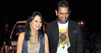 धोनी और साक्षी