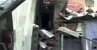 निर्माणाधीन इमारत गिरी