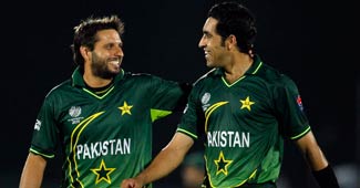 शाहिद अफरीदी, उमर गुल