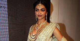 दीपिका पादुकोण