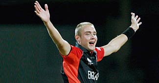 इंग्लैंड के तेज गेंदबाज स्टुअर्ट ब्राड