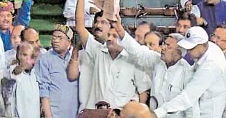 संसद में हंगामा