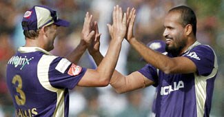 कोलकाता की टीम