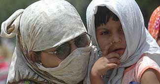 दिल्लीवासियों को गर्मी से राहत नहीं