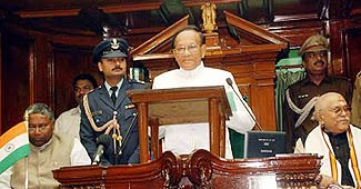 बिहार के राज्यपाल देवानंद कुंवर