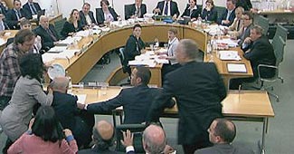 रूपर्ट मडरेक पर हमला