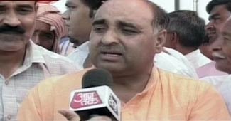 मुआवजे पर फंसा मामला