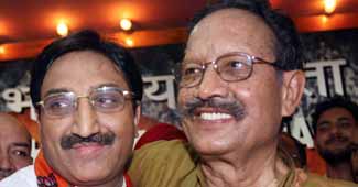 निशंक के साथ बीसी खंडूरी