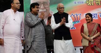 यूपीए को घेरेंगे आडवाणी