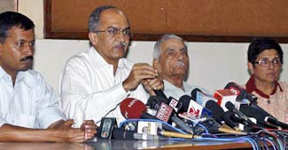 टीम अन्‍ना