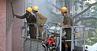 एएमआरआई अस्‍पताल में भीषण आग